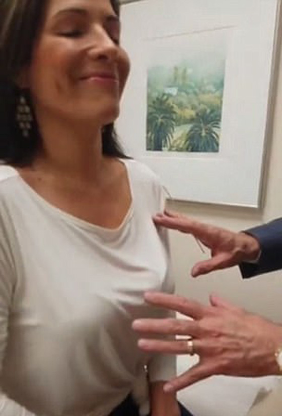 شاهدوا ما فعلته سيدة أمريكية لتصبح أجمل من ميلانيا ترامب.. فيديو صورة رقم 5