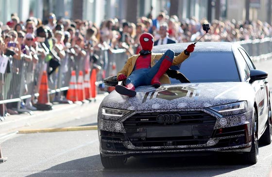 اودي 8 تشارك في العرض الاول لفيلم سبايدر مان وسط جماهير حاشدة صورة رقم 1