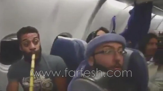 فيديو طريف.. شاب مصري يحول رحلة جوية الى حفلة طرب على الناي والطبلة  صورة رقم 8