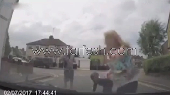 سائق دراجة نارية يبتكر حيلة غبية لافتعال حادث وكسب المال.. فيديو صورة رقم 6