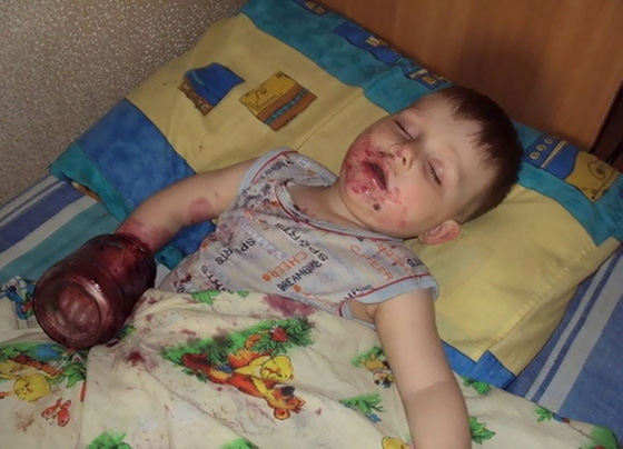  صور مضحكة: كوارث قام بها أطفال اشقياء في البيت صورة رقم 4