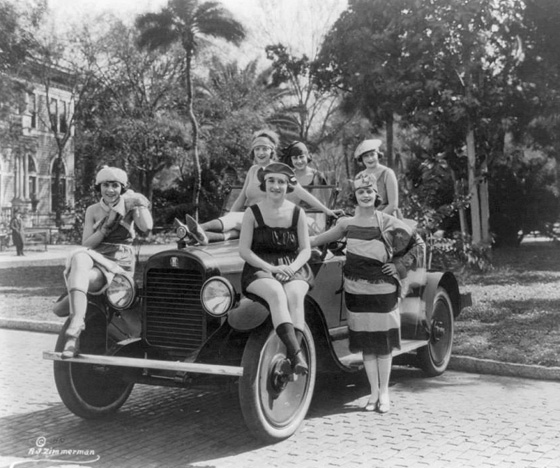 صور مايوهات عام 1900 تشبه البوركيني وشرطي الشاطئ يقيس طولها! صورة رقم 13 صور مايوهات عام 1900 تشبه البوركيني وشرطي الشاطئ يقيس طولها! صورة رقم 13