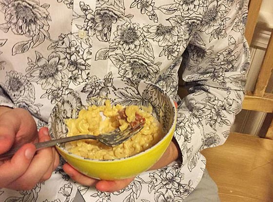 مصادفات غريبة جمعت بين ملابس اشخاص والبيئة من حولهم.. شاهد صورة رقم 13