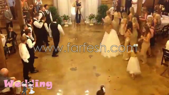 اقوى تحد في الرقص بين عروس وصديقاتها مقابل العريس واصدقائه! فيديو صورة رقم 3