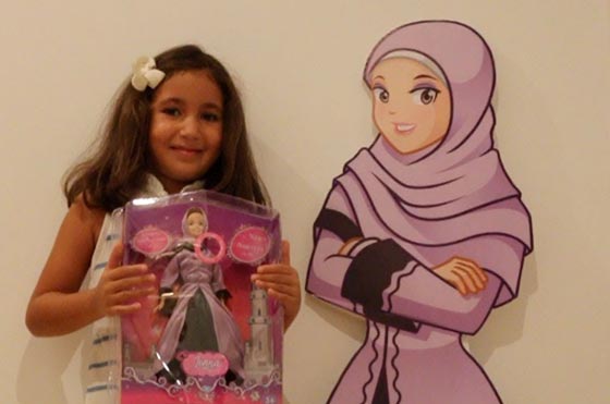 جنة معلمة القرآن.. دمية محجبة تتلو آيات من سور القرآن! فيديو صورة رقم 5 جنة معلمة القرآن.. دمية محجبة تتلو آيات من سور القرآن! فيديو صورة رقم 5