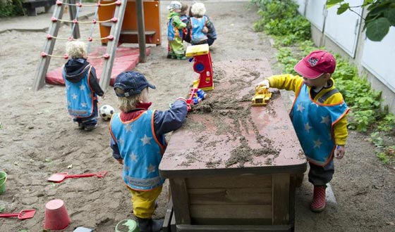 صور اغرب الصفوف التعليمية في العالم احدها في قارب عائم! صورة رقم 7 صور اغرب الصفوف التعليمية في العالم احدها في قارب عائم! صورة رقم 7