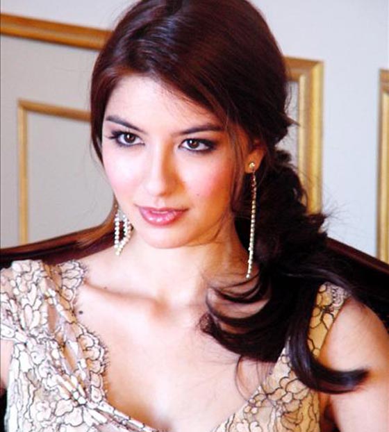 5 ملكات جمال عالميات أصولهن عربية! فُزن بالتاج بجدارة وأبهرن العالم.. صورة رقم 7 5 ملكات جمال عالميات أصولهن عربية! فُزن بالتاج بجدارة وأبهرن العالم.. صورة رقم 7