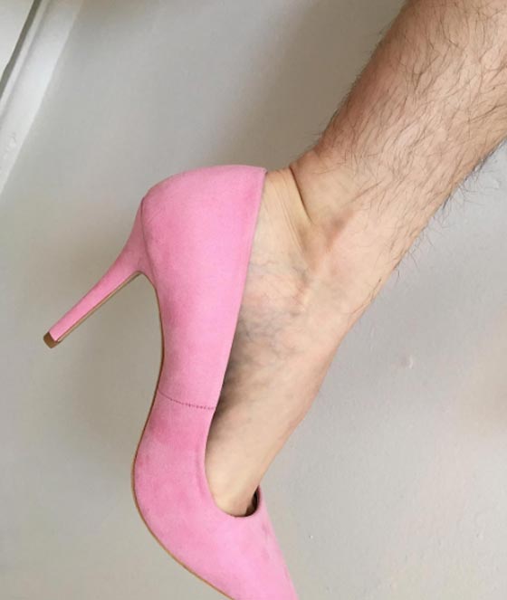 عارضة أزياء ظهرت بسيقان مشعرة كالرجال فهددوها بالاغتصاب! فيديو صورة رقم 6