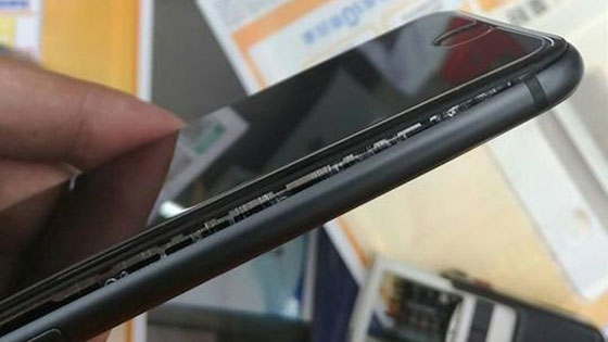 بالفيديو.. شكاوي جديدة من انتفاخ بطارية آيفون 8 بلس صورة رقم 1