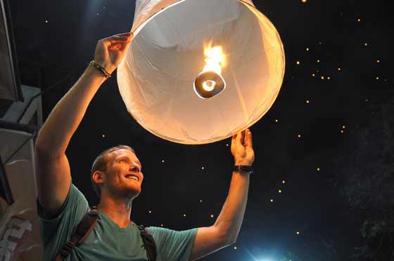 فيديو وصور لأغرب المهرجانات التقليدية الساحرة في تايلاند  صورة رقم 4