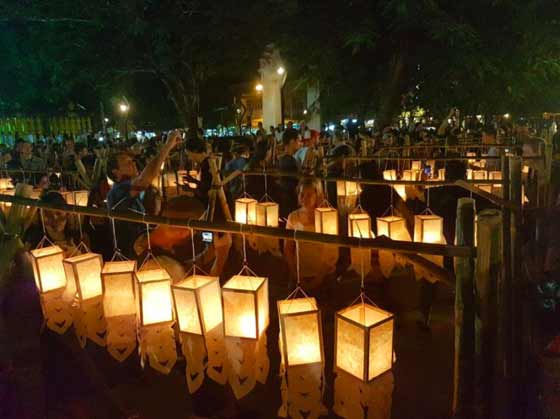 فيديو وصور لأغرب المهرجانات التقليدية الساحرة في تايلاند  صورة رقم 6