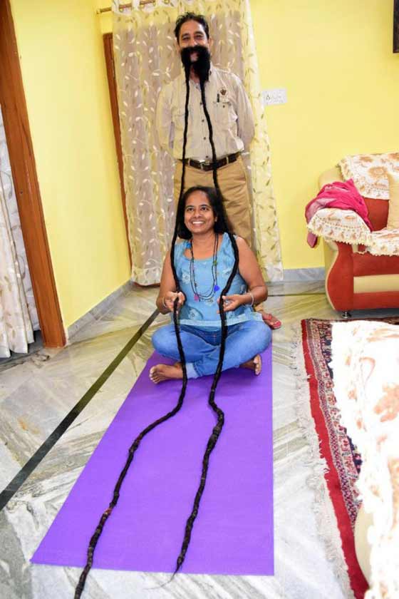 فيديو وصور.. رجل هندي موسوعة جينيس العالمية لأطول شارب في العالم صورة رقم 3