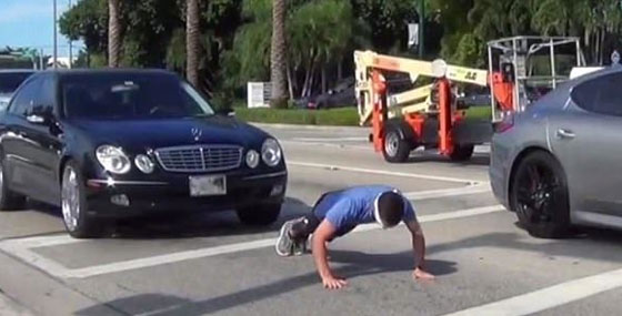 فيديو مثير.. خدع بصرية مدهشة في 4 دقائق صورة رقم 2 فيديو مثير.. خدع بصرية مدهشة في 4 دقائق صورة رقم 2