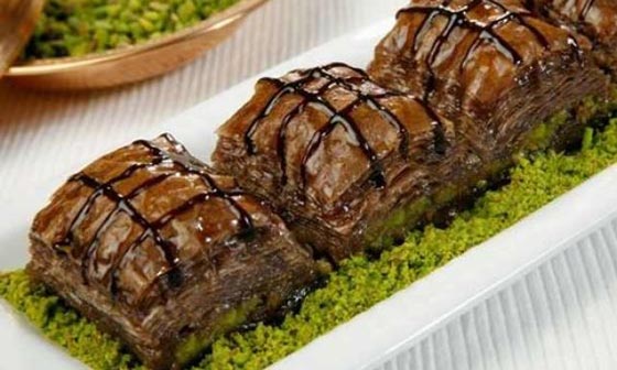 وصفة لتحضير البقلاوة بالشوكولاتة الشهية صورة رقم 2