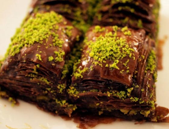 وصفة لتحضير البقلاوة بالشوكولاتة الشهية صورة رقم 4