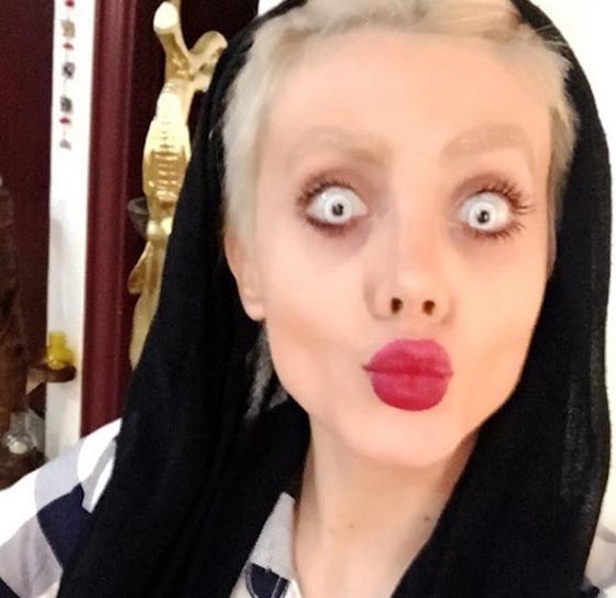 سحر تبر الإيرانية شبيهة انجلينا جولي تكشف سر ال50 عملية تجميل! صورة رقم 6 سحر تبر الإيرانية شبيهة انجلينا جولي تكشف سر ال50 عملية تجميل! صورة رقم 6