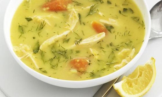 طبق شتوي مميز.. شوربة الدجاج بالليمون صورة رقم 2