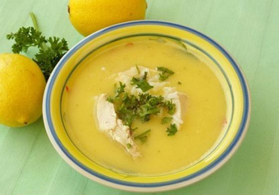 طبق شتوي مميز.. شوربة الدجاج بالليمون صورة رقم 3