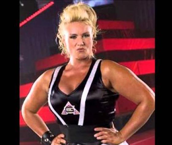 اقوى 10 نساء في العالم! عضلات بارزة فأين الانوثة؟ صورة رقم 4