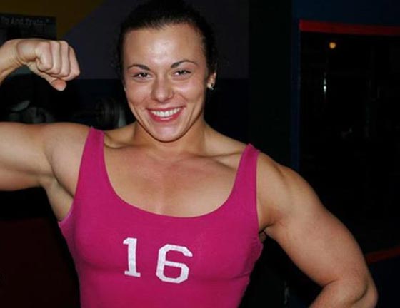 اقوى 10 نساء في العالم! عضلات بارزة فأين الانوثة؟ صورة رقم 8