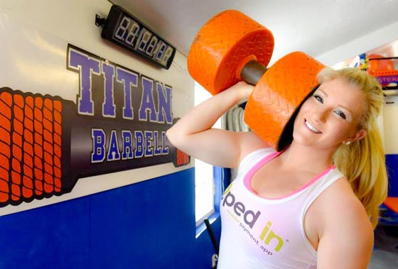 اقوى 10 نساء في العالم! عضلات بارزة فأين الانوثة؟ صورة رقم 5