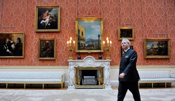  بالصور.. جولة داخل المقر الرسمي لملوك بريطانيا في لندن صورة رقم 3