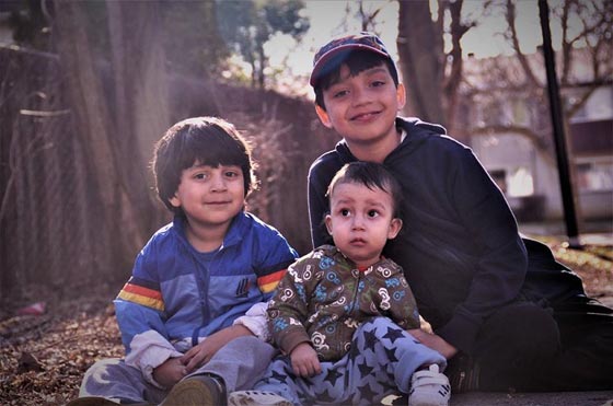 طفل معرض للموت عند تناول أي شيء غير الخوخ! صورة رقم 3