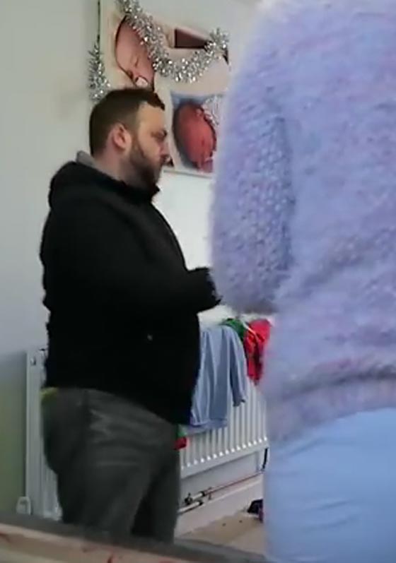 مزحة ثقيلة.. شاهدوا ماذا فعلت امرأة لتختبر مشاعر زوجها صورة رقم 2
