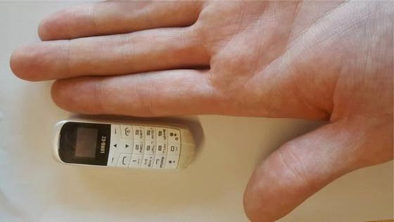 وزير بريطاني يطالب بمنع بيع هواتف محمولة بحجم أصبع اليد صورة رقم 1 وزير بريطاني يطالب بمنع بيع هواتف محمولة بحجم أصبع اليد صورة رقم 1