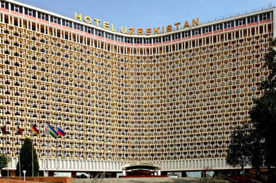 صور 6 مبانٍ غريبة خلَّدت ذكر طغاتها صورة رقم 7