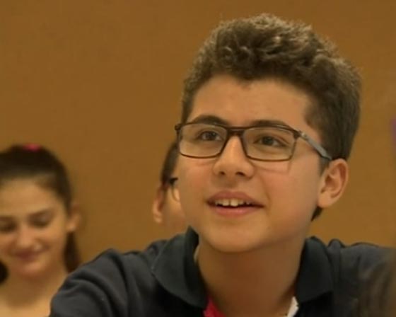 مراهق لبناني متميز بأنجاز عمليات حسابية معقدة في ذهنه بسرعة فائقة صورة رقم 1 مراهق لبناني متميز بأنجاز عمليات حسابية معقدة في ذهنه بسرعة فائقة صورة رقم 1