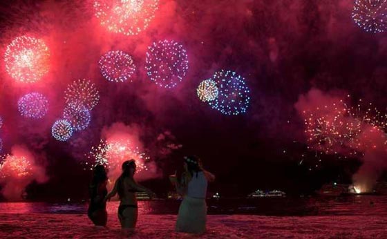 بالفيديو والصور.. احتفالات العالم بالعام الجديد 2018  بعروض مذهلة  صورة رقم 10