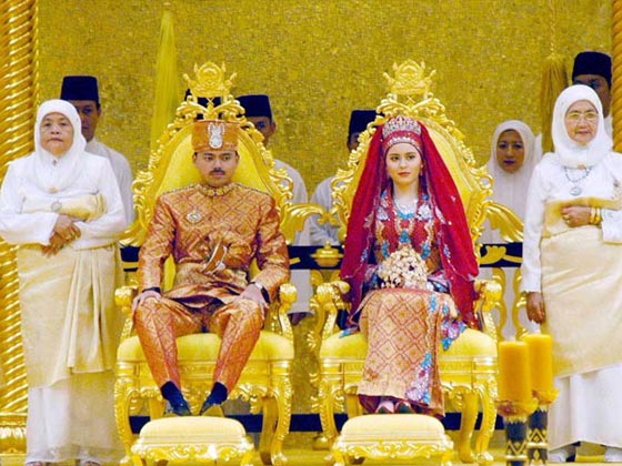 صور أكبر وأفخم حفلات الزفاف الملكية: كيف يحتفل الملوك والامراء بزواجهم؟ صورة رقم 11 صور أكبر وأفخم حفلات الزفاف الملكية: كيف يحتفل الملوك والامراء بزواجهم؟ صورة رقم 11