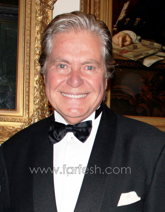  ‏حسين فهمي: الرئيس الفرنسي ماكرون أهداني قلمه الخاص وقلت له (تعال اشتغل عندنا)! صورة رقم 7