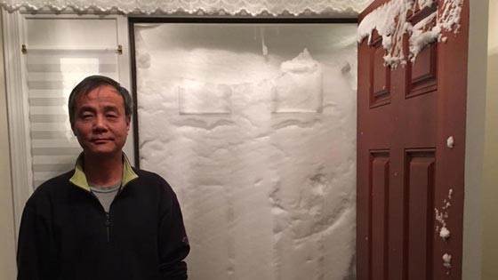 بالصور.. مشاهد غريبة لا تحدث الا في فصل الشتاء  صورة رقم 2