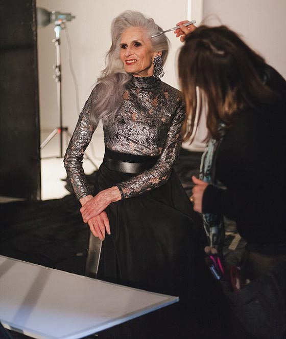 فيديو.. أكبر عارضة أزياء عمرها 89 عاماً صورة رقم 8 فيديو.. أكبر عارضة أزياء عمرها 89 عاماً صورة رقم 8