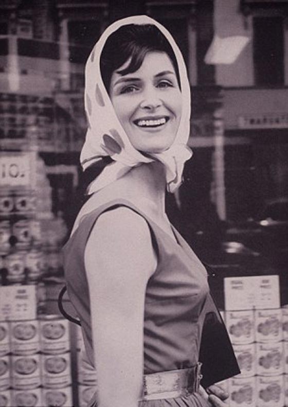 فيديو.. أكبر عارضة أزياء عمرها 89 عاماً صورة رقم 10 فيديو.. أكبر عارضة أزياء عمرها 89 عاماً صورة رقم 10