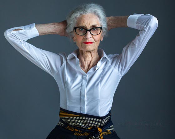 فيديو.. أكبر عارضة أزياء عمرها 89 عاماً صورة رقم 2 فيديو.. أكبر عارضة أزياء عمرها 89 عاماً صورة رقم 2