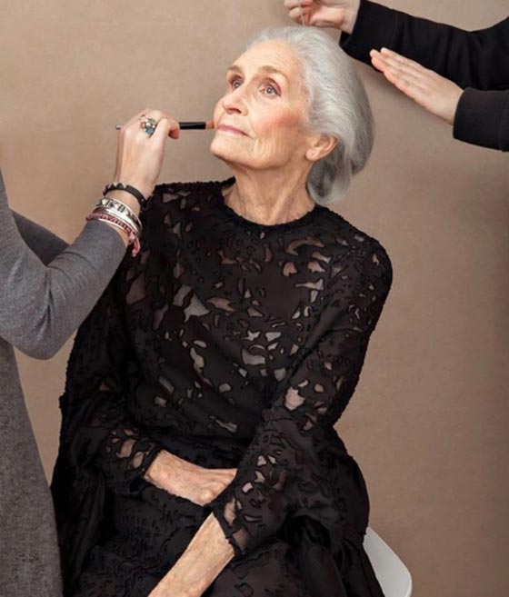 فيديو.. أكبر عارضة أزياء عمرها 89 عاماً صورة رقم 5 فيديو.. أكبر عارضة أزياء عمرها 89 عاماً صورة رقم 5