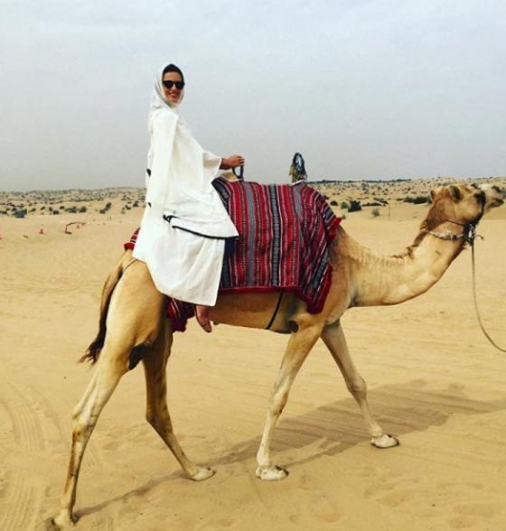 عارضات أزياء عالميات ارتدين الحجاب لجلسات تصوير في دول عربية صورة رقم 5
