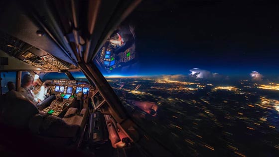 كيف يظهر العالم من داخل قمرة قيادة الطيّار؟ صورة رقم 7