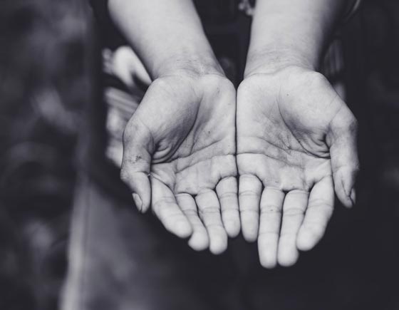 لكل شعب عادات لاستقبال المولود الجديد.. اليكم اغربها صورة رقم 6 لكل شعب عادات لاستقبال المولود الجديد.. اليكم اغربها صورة رقم 6