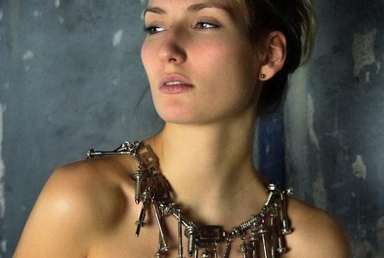ألمانيا تحيي ذكرى أسطورة الموضة فيرساتشي صورة رقم 5