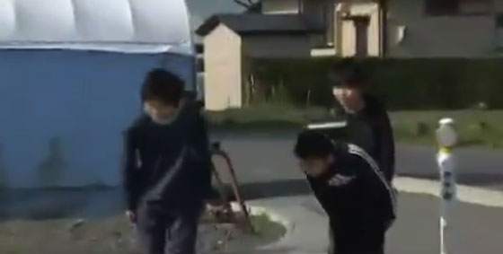 شاهد كيف يقطع اهل اليابان الشوارع صورة رقم 2 شاهد كيف يقطع اهل اليابان الشوارع صورة رقم 2