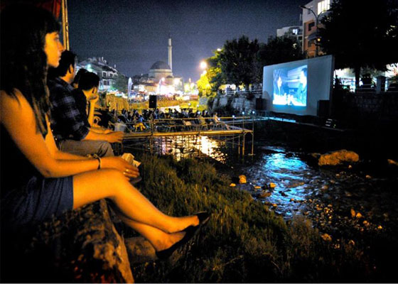 بالصور.. تعرفوا على أغرب دور سينما في العالم صورة رقم 5 بالصور.. تعرفوا على أغرب دور سينما في العالم صورة رقم 5