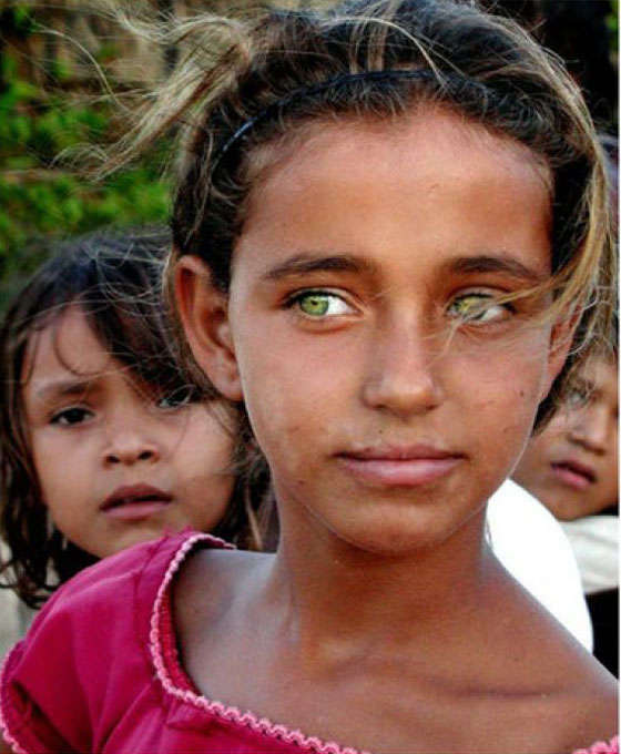 بالصور.. تعرفوا الى أجمل عيون في العالم صورة رقم 1