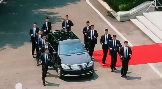 بالفيديو.. أحداث طريفة سرقتها سراً عدسات المصورين عام 2018 صورة رقم 2