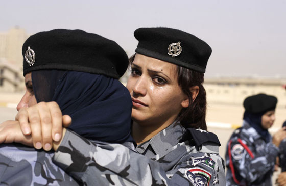 صور لسيدات الشرطة الحسناوات في انحاء دول العالم صورة رقم 11