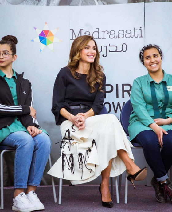 بالصور.. دروساً في التألق من أكثر النساء أناقة في العالم، الملكة رانيا صورة رقم 5 بالصور.. دروساً في التألق من أكثر النساء أناقة في العالم، الملكة رانيا صورة رقم 5