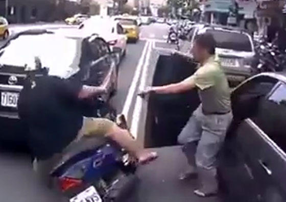 بالفيديو.. خير تعمل شر تلفى صورة رقم 2